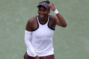 Venus edges defending champion Bertens, Serena withdraws
