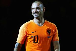 Netherlands great Sneijder retires from football