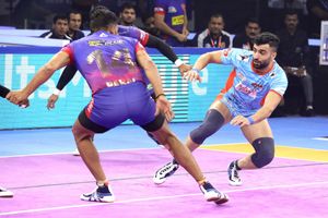 Pro Kabaddi League 2019: Bengal Warriors defeat table-toppers Dabang Delhi 42-33