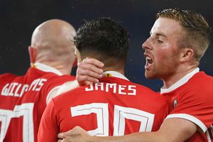 Giggs praises Manchester United winger James after Wales winner