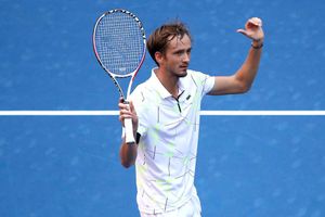 US Open 2019: Medvedev conquers Wawrinka despite thigh injury