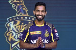 Karthik tenders unconditional apology after violating BCCI clause