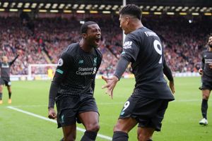 Sheffield United 0-1 Liverpool: Henderson howler keeps Reds perfect