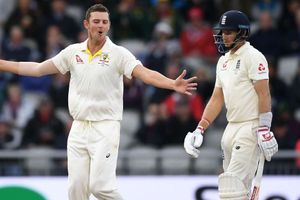 Ashes 2019: Hazlewood leaves England wobbling despite best efforts of Burns and Root on Day 4