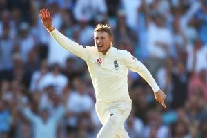 Strauss backs Root as 'obvious guy' to captain England