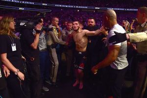UFC 242: Khabib Nurmagomedov salutes Dustin Poirier, takes shot at Conor McGregor in post-fight interview
