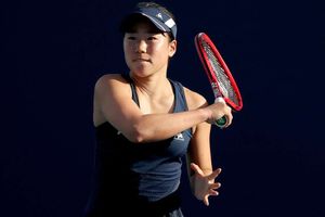 Hibino dominates Doi to win second WTA Tour title