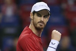 Andy Murray advances in Antwerp