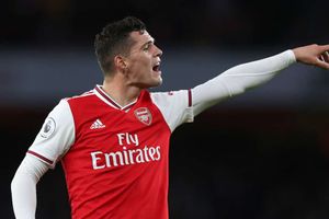 Arsenal great Wright tells captain Xhaka to apologise to Gunners fans
