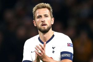 Solskjaer dismisses Kane links as Van der Sar distances himself from Man United role