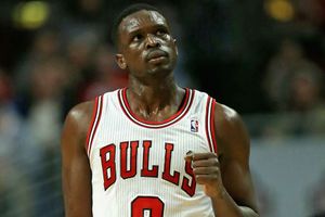 NBA veteran Luol Deng signs with Bulls to retire with team at 34
