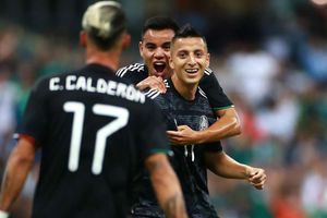Mexico 3-1 Panama: El Tri overcome spirited visitors to stay perfect