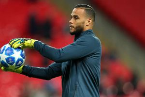 Tottenham re-sign Vorm as cover for injured Lloris