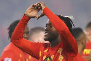 Kazakhstan 0-2 Belgium: Batshuayi and Meunier maintain perfect Group I record