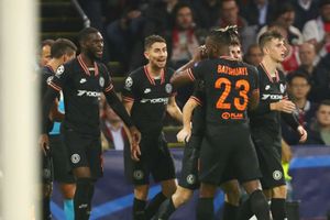 Ajax 0-1 Chelsea: Batshuayi late show earns huge win for Blues
