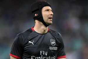 Former Chelsea and Arsenal goalkeeper Cech joins Guildford Phoenix ice hockey team
