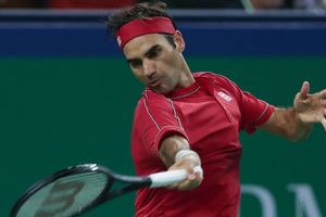 Federer breezes to 10th Swiss Indoors Basel crown