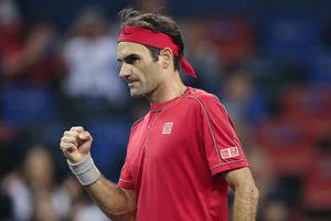 Federer a win away from title number 10 after dominating Tsitsipas