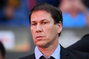 Garcia replaces sacked Sylvinho at Lyon