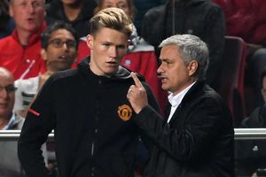 McTominay speaks to 'special' former Man United boss Mourinho after matches