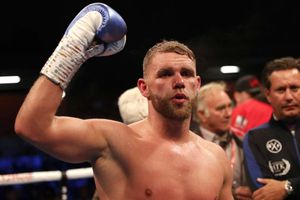 Saunders defends WBO title with 11th-round TKO against Coceres