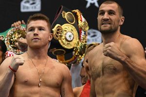 Kovalev made to sweat over weight for Canelo showdown