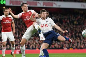Davies puts north London rivalry aside to back Arsenal captain Xhaka
