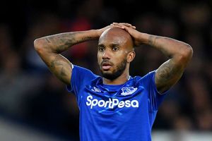Everton midfielder Delph withdraws from England squad