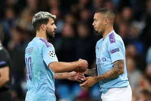Jesus happy to play wide for Man City as he learns from clinical Aguero
