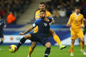 France 2-1 Moldova: Giroud penalty marks Euro 2020 qualification in style