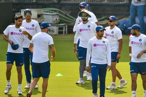 Bhuvneshwar Kumar trains with Indian Test squad to test fitness