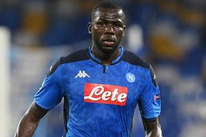 Koulibaly at home with Napoli amid Man United links