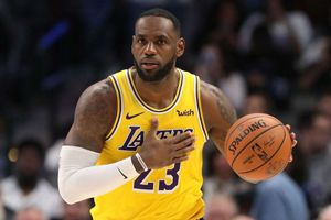 Lakers' LeBron James reaches NBA milestone