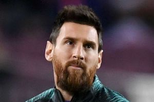 Argentina 2-2 Uruguay: Messi's stoppage-time penalty seals draw