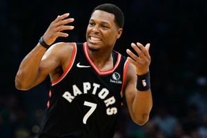 Kyle Lowry suffers fractured thumb in Raptors' win over Pelicans