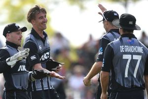 New Zealand vs England, 3rd T20I: Visitors collapse gifts Black Caps series lead
