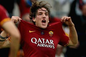 Zaniolo 'very happy' at Roma amid Manchester United links