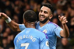 Manchester City 2-1 Chelsea: Aguero injured as champions' comeback ends Blues' streak