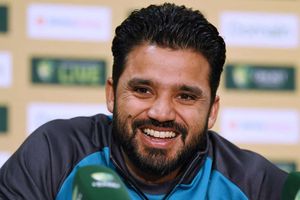 Emotional Azhar thanks Sri Lanka as Karunaratne says: It's safe to play in Pakistan