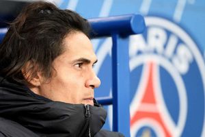 Rumour Has It: Atletico closing in on Cavani, Man Utd duo told they can leave