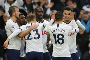 Premier League: Tottenham 2-1 Brighton and Hove Albion: Kane and Alli earn Mourinho's men comeback win