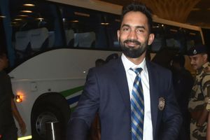 Dinesh Karthik controversy: Karthik apologises after sexist remark during commentary irks wife, mother and aud