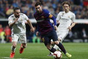 La Liga table toppers Barcelona and Real Madrid face off in El Clasico