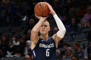 Porzingis leads Mavs as 76ers drop back-to-back home games, injury-hit Raptors win