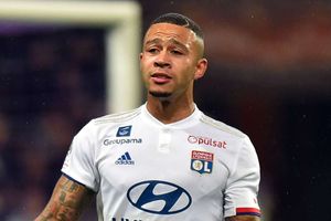 Lyon forward Depay suffers major knee injury, could miss Euro 2020