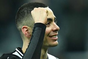 Premier League review: Almiron off the mark, Everton and Arsenal play out bore draw