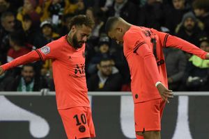 Saint-Etienne 0-4 Paris Saint-Germain: Mbappe double sends champions seven points clear