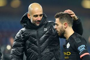 Guardiola: A little bit crazy for Manchester City to think about the title