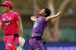 Somersaulting Ahmad skittles Sixers as Hurricanes win in BBL