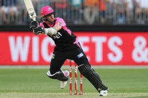 Big Bash League: Curran thumps 24 in an over as Sixers hammer Scorchers again